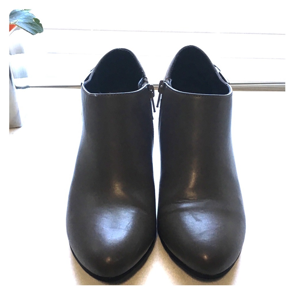 Grey X-Appeal 3 inch booties w/ silver hardware